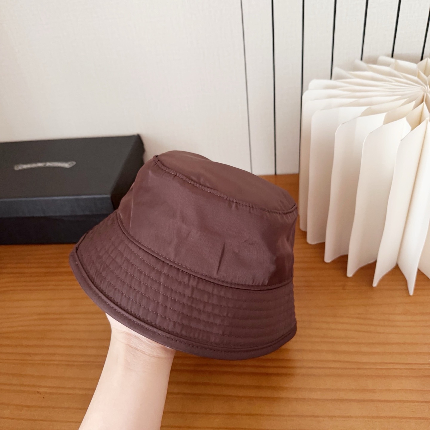 克罗心 新款渔夫帽～简约太好看啦！春夏氛围感满满！上身是美式甜酷风和帅气工装风碰到！简直高级到心坎上了💕