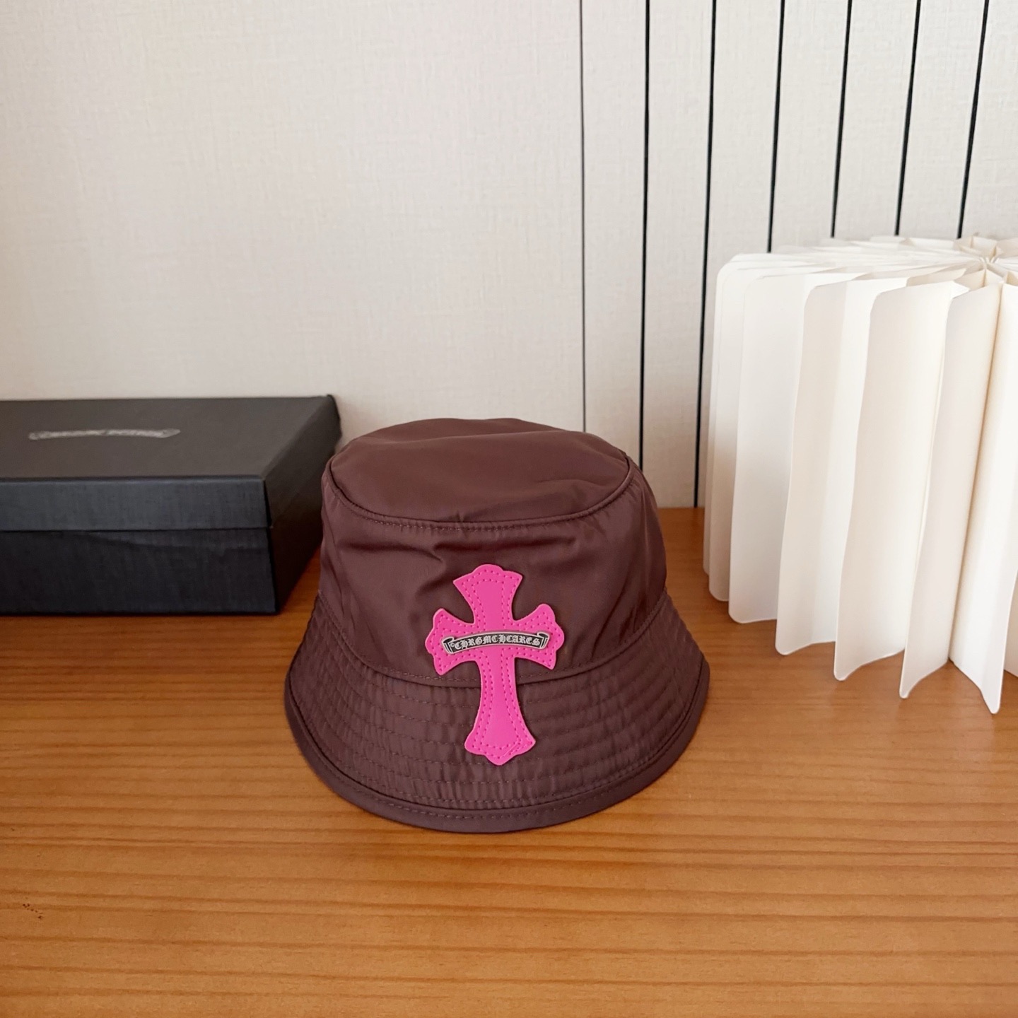 克罗心 新款渔夫帽～简约太好看啦！春夏氛围感满满！上身是美式甜酷风和帅气工装风碰到！简直高级到心坎上了💕