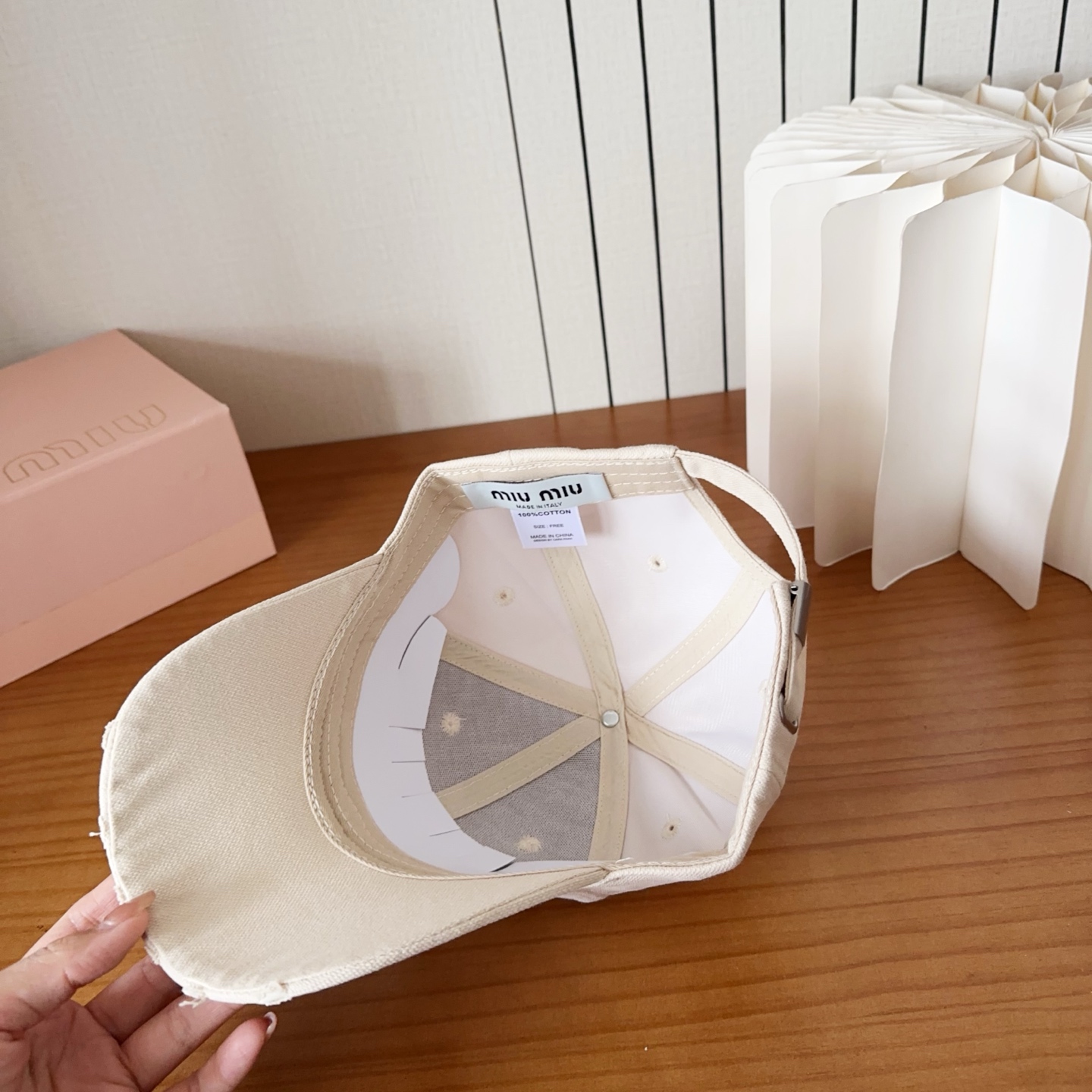 Miumiu缪缪 新款订单款刺绣棒球帽🧢大牌款超好搭配，赶紧入手！