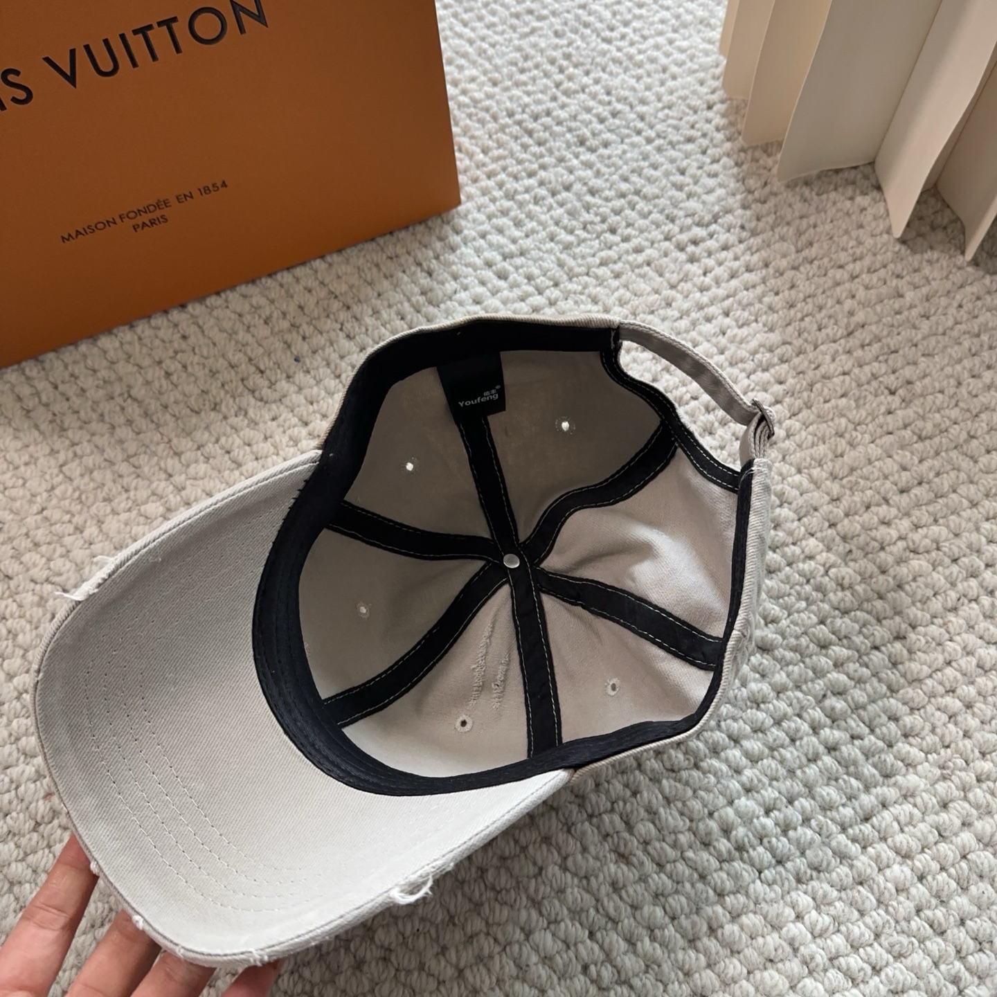 路易威登棒球帽LouisVuitton👒😍新款LV棒球帽，重工打造♥完美刺绣，高端大气，百搭款🤗男女通用！