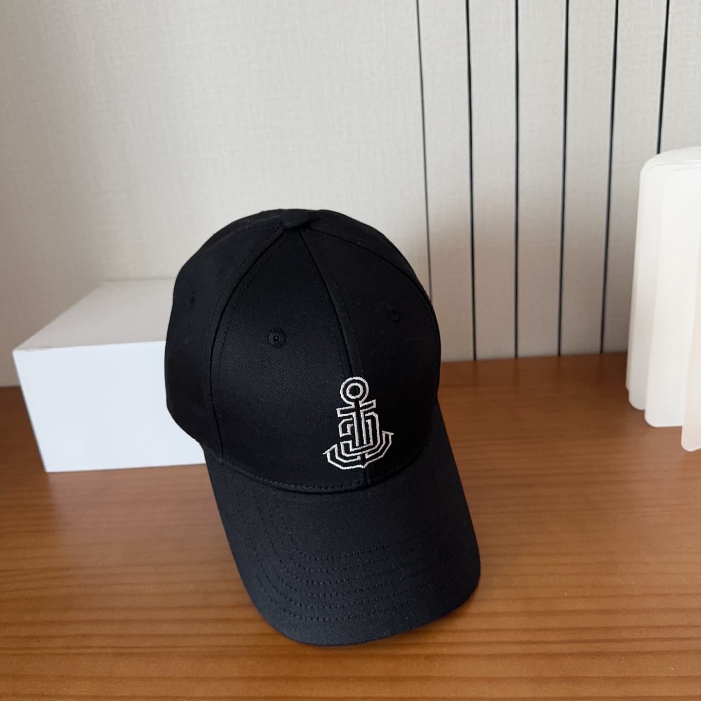 CELINE思琳 早春新款棒球帽🔸 旅游带它出去美美哒❕  中古款哟.这种帽子不容易撞款 😬 现货
