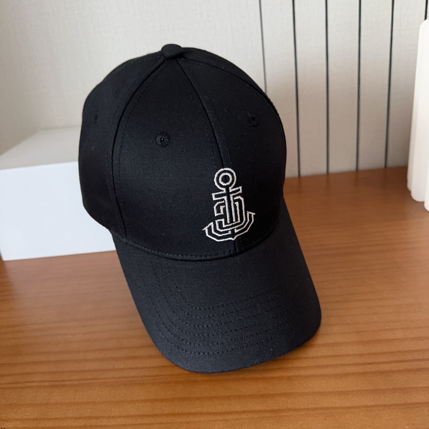 CELINE思琳 早春新款棒球帽🔸 旅游带它出去美美哒❕  中古款哟.这种帽子不容易撞款 😬 现货