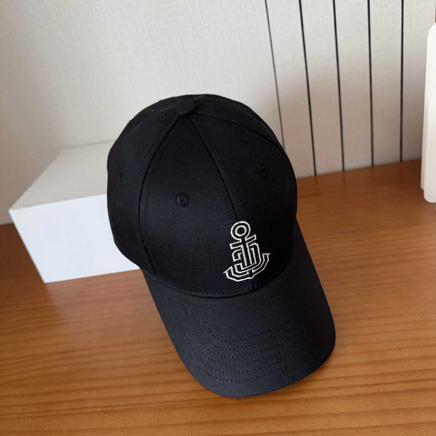 CELINE思琳 早春新款棒球帽🔸 旅游带它出去美美哒❕  中古款哟.这种帽子不容易撞款 😬 现货
