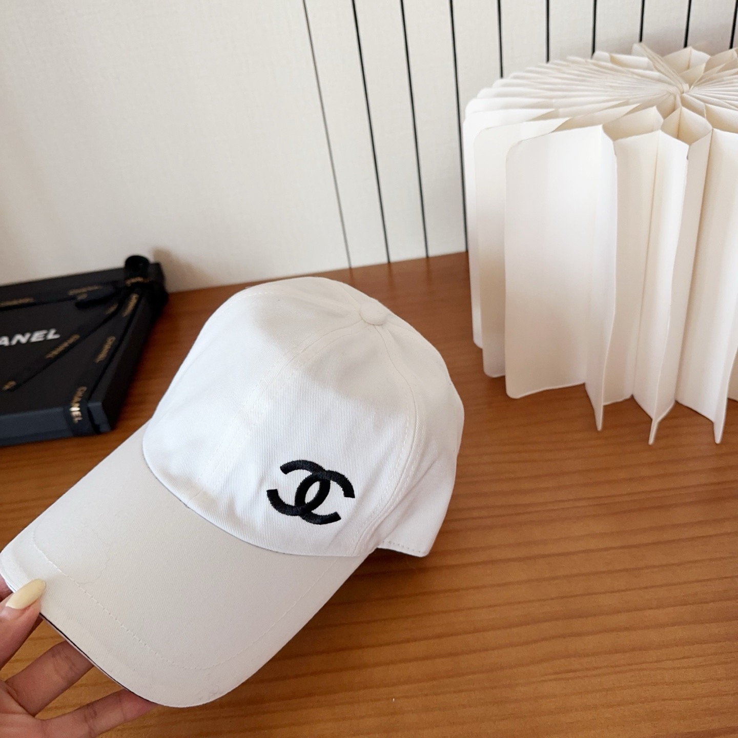 香奈儿新款经典休闲潮流款 上架简约棒球帽🧢日韩风格，随便搭配都超好看！出门旅游，绝对要入手的一款