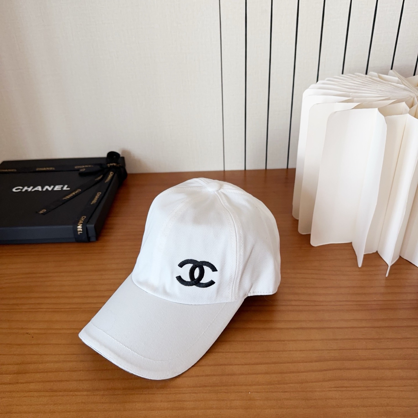 香奈儿新款经典休闲潮流款 上架简约棒球帽🧢日韩风格，随便搭配都超好看！出门旅游，绝对要入手的一款