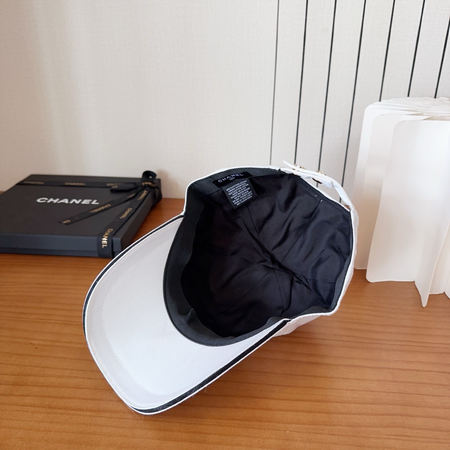香奈儿新款经典休闲潮流款 上架简约棒球帽🧢日韩风格，随便搭配都超好看！出门旅游，绝对要入手的一款