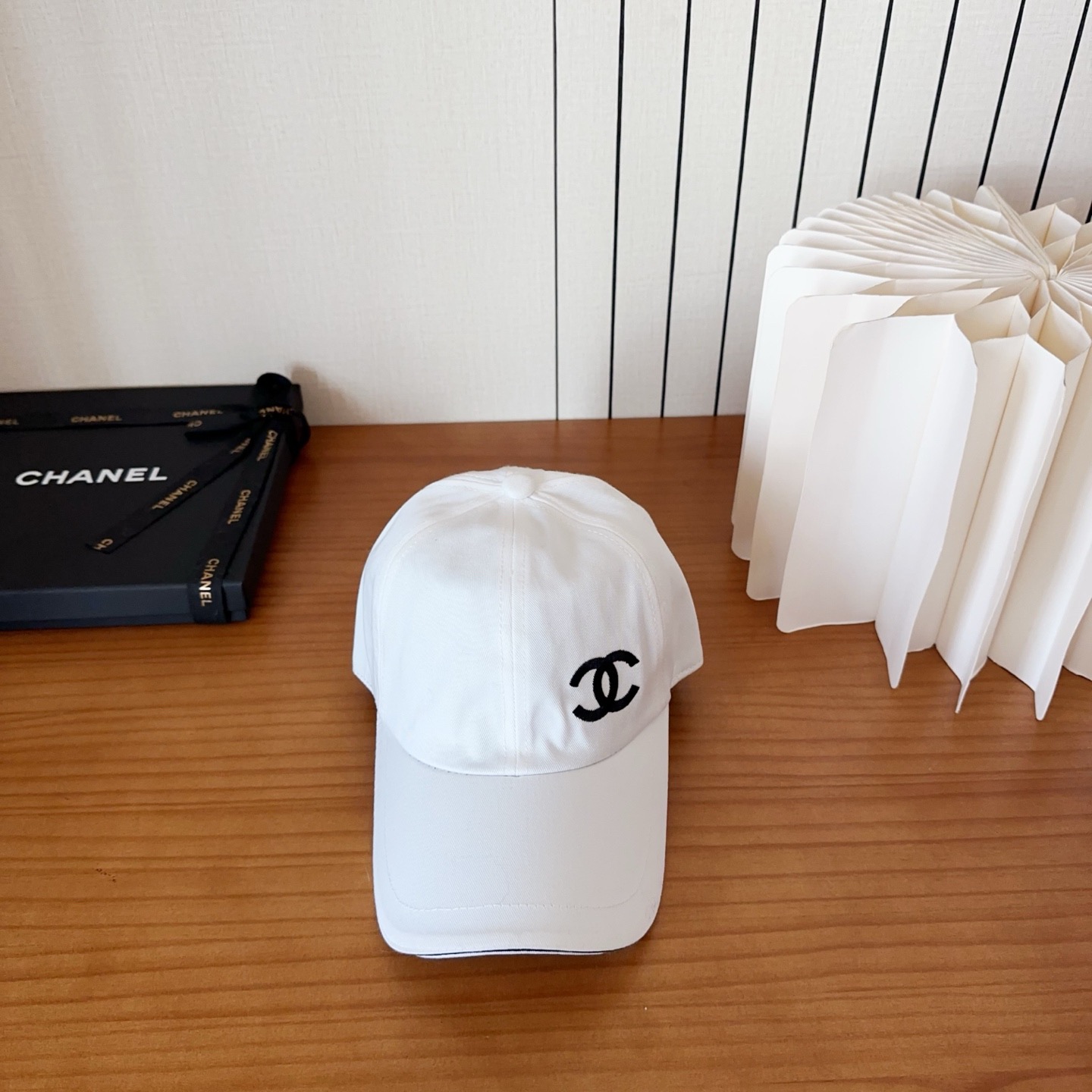 香奈儿新款经典休闲潮流款 上架简约棒球帽🧢日韩风格，随便搭配都超好看！出门旅游，绝对要入手的一款