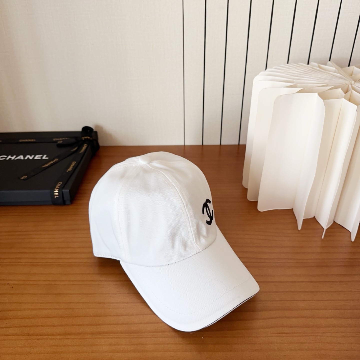 香奈儿新款经典休闲潮流款 上架简约棒球帽🧢日韩风格，随便搭配都超好看！出门旅游，绝对要入手的一款