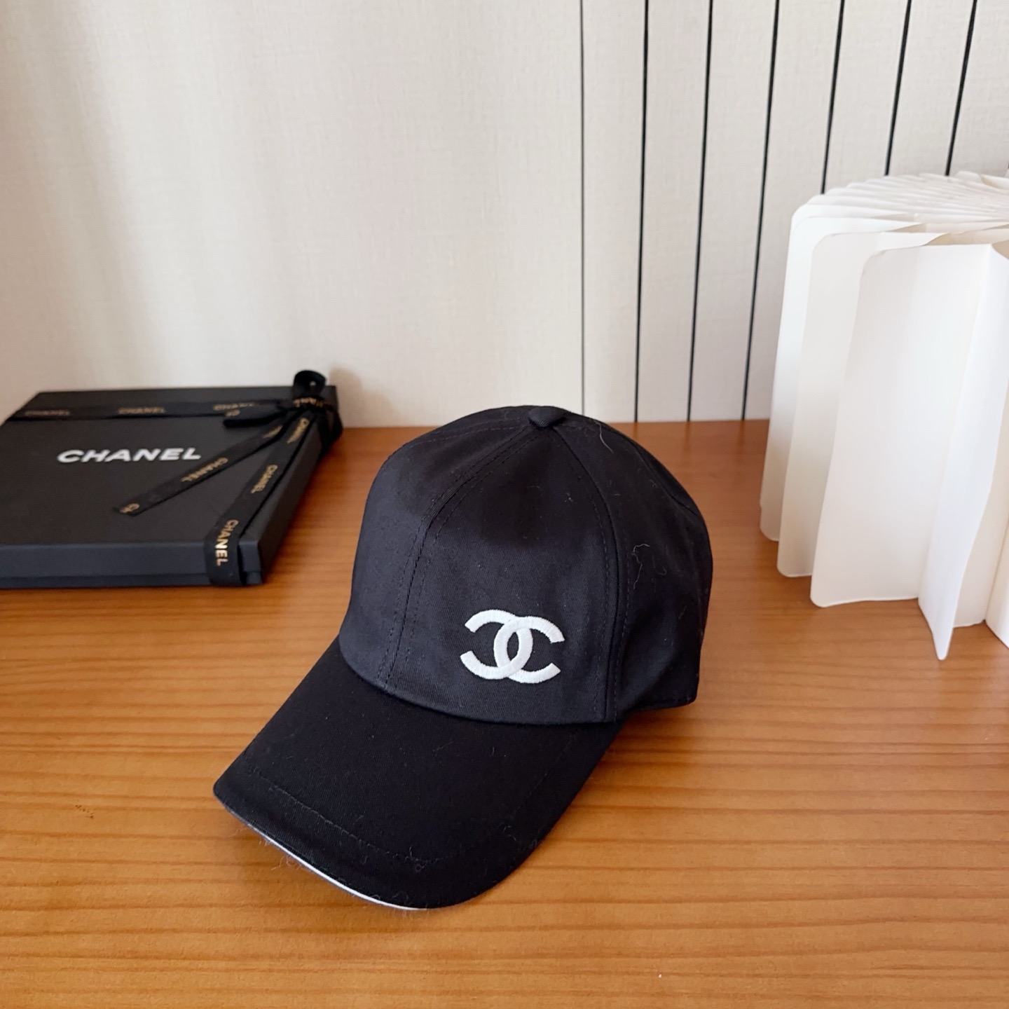 香奈儿新款经典休闲潮流款 上架简约棒球帽🧢日韩风格，随便搭配都超好看！出门旅游，绝对要入手的一款