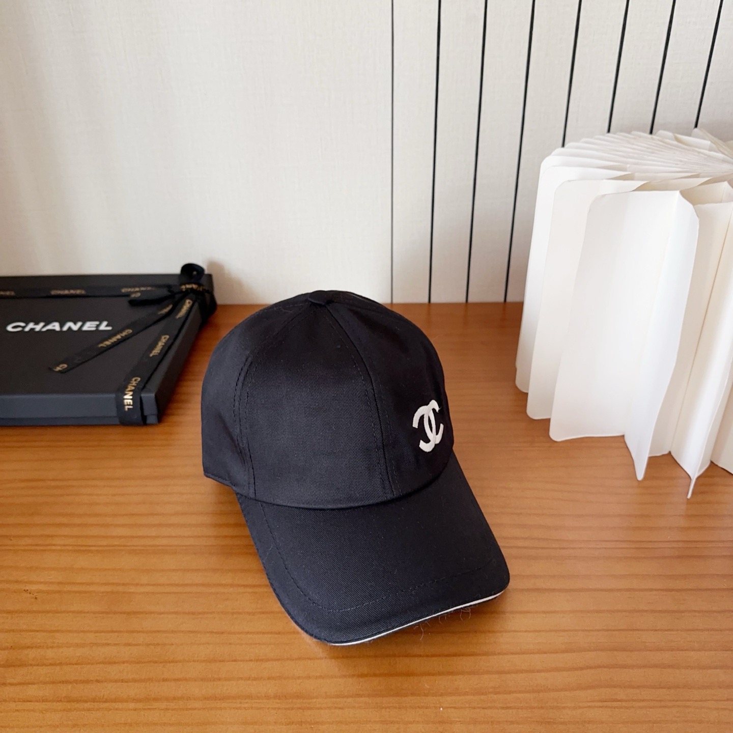 香奈儿新款经典休闲潮流款 上架简约棒球帽🧢日韩风格，随便搭配都超好看！出门旅游，绝对要入手的一款