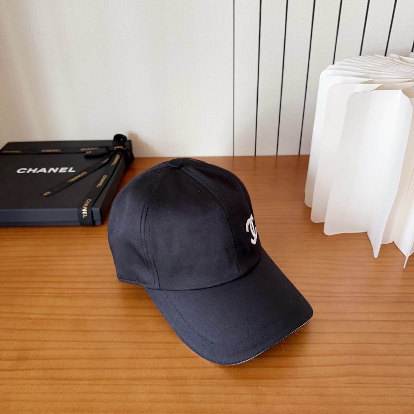 香奈儿新款经典休闲潮流款 上架简约棒球帽🧢日韩风格，随便搭配都超好看！出门旅游，绝对要入手的一款