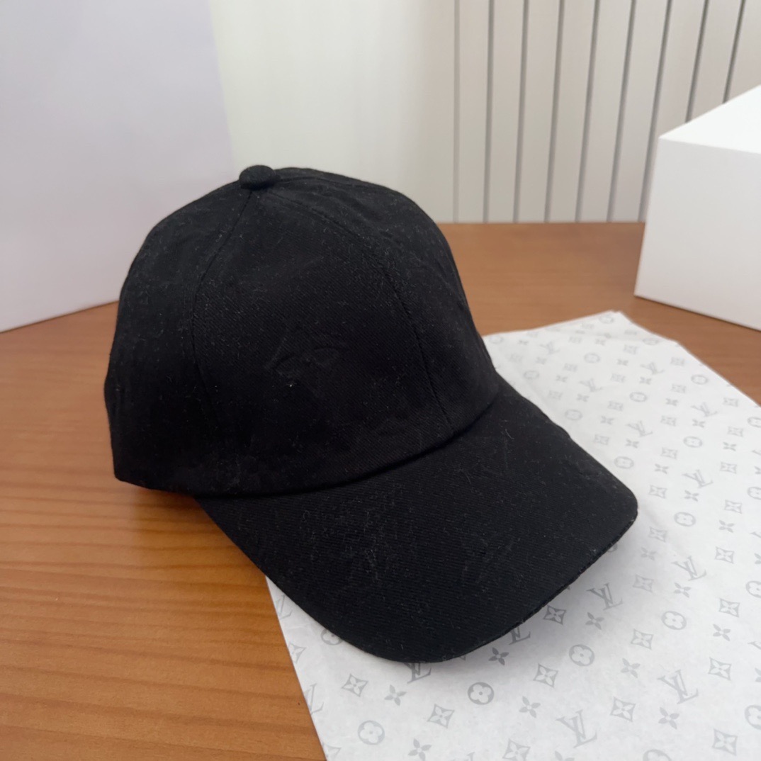 路易威登棒球帽LouisVuitton👒😍新款LV棒球帽，重工打造♥完美刺绣，高端大气，百搭款🤗男女通用