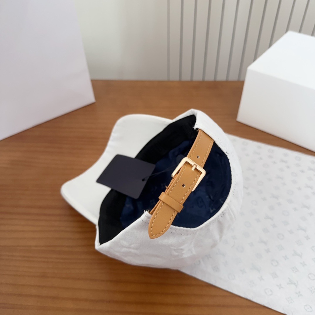 路易威登棒球帽LouisVuitton👒😍新款LV棒球帽，重工打造♥完美刺绣，高端大气，百搭款🤗男女通用