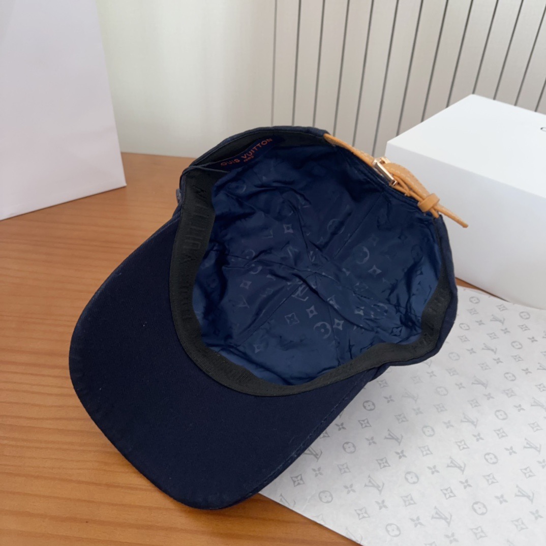 路易威登棒球帽LouisVuitton👒😍新款LV棒球帽，重工打造♥完美刺绣，高端大气，百搭款🤗男女通用