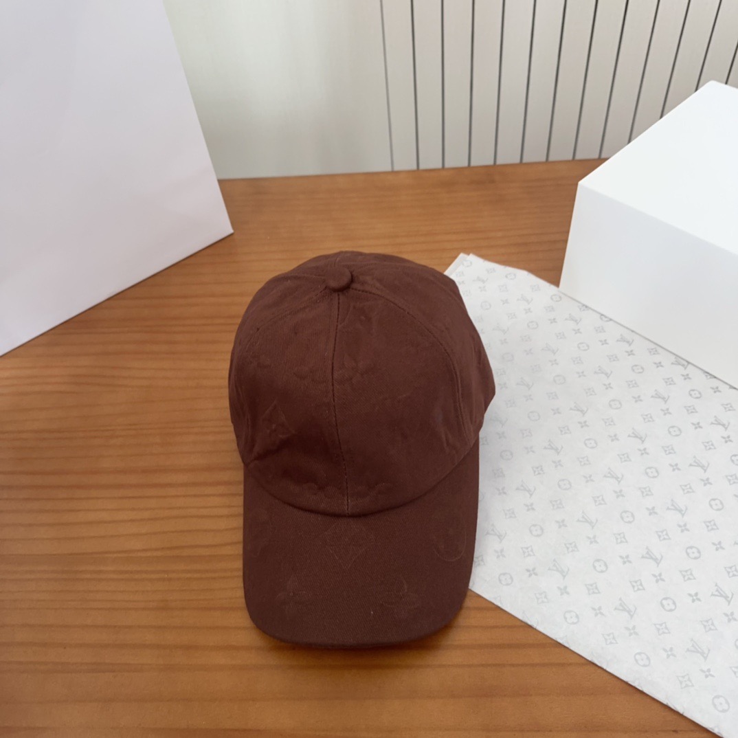 路易威登棒球帽LouisVuitton👒😍新款LV棒球帽，重工打造♥完美刺绣，高端大气，百搭款🤗男女通用