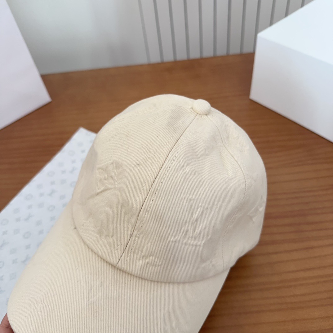 路易威登棒球帽LouisVuitton👒😍新款LV棒球帽，重工打造♥完美刺绣，高端大气，百搭款🤗男女通用