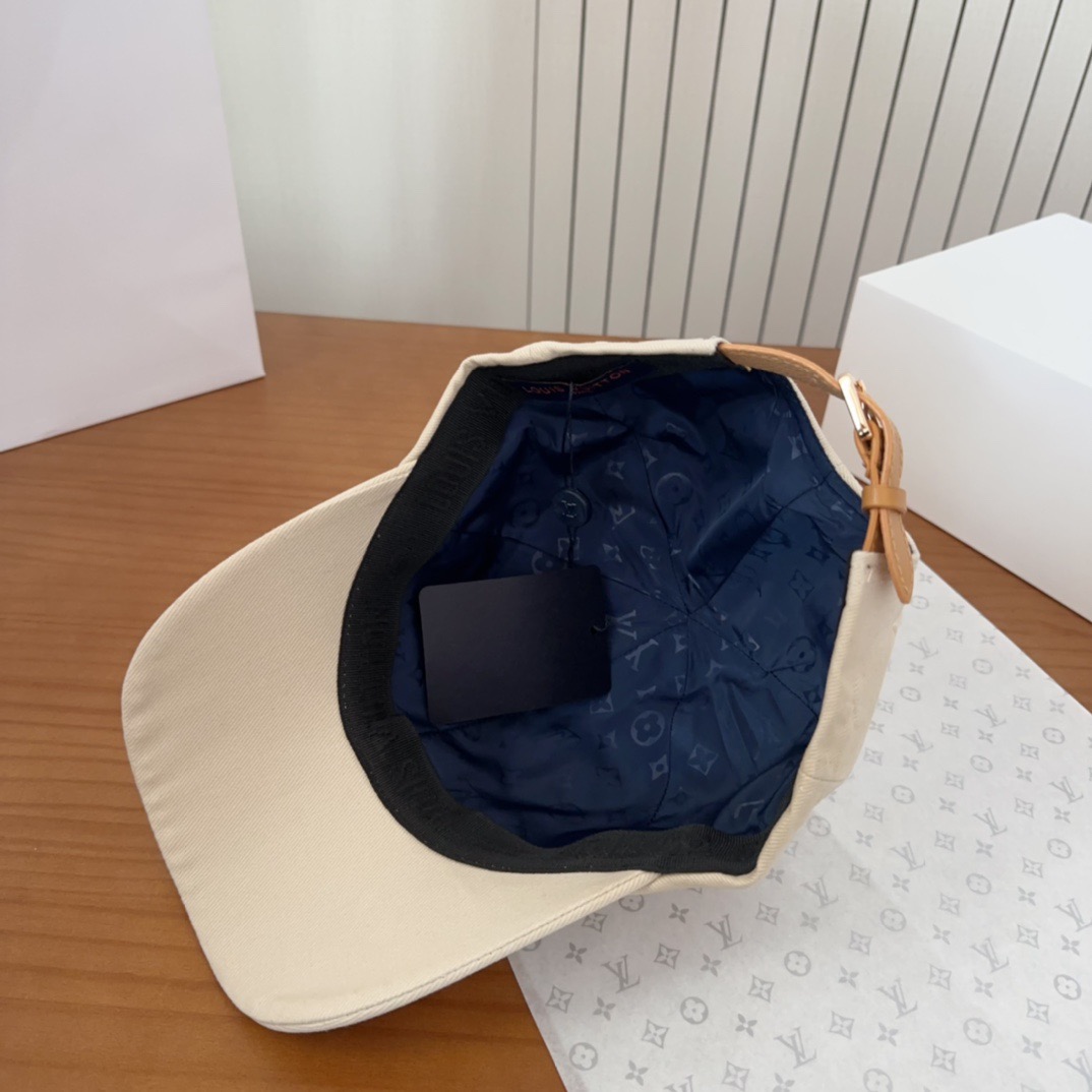 路易威登棒球帽LouisVuitton👒😍新款LV棒球帽，重工打造♥完美刺绣，高端大气，百搭款🤗男女通用