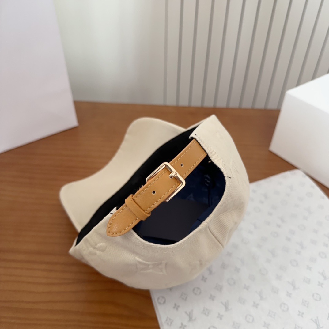 路易威登棒球帽LouisVuitton👒😍新款LV棒球帽，重工打造♥完美刺绣，高端大气，百搭款🤗男女通用
