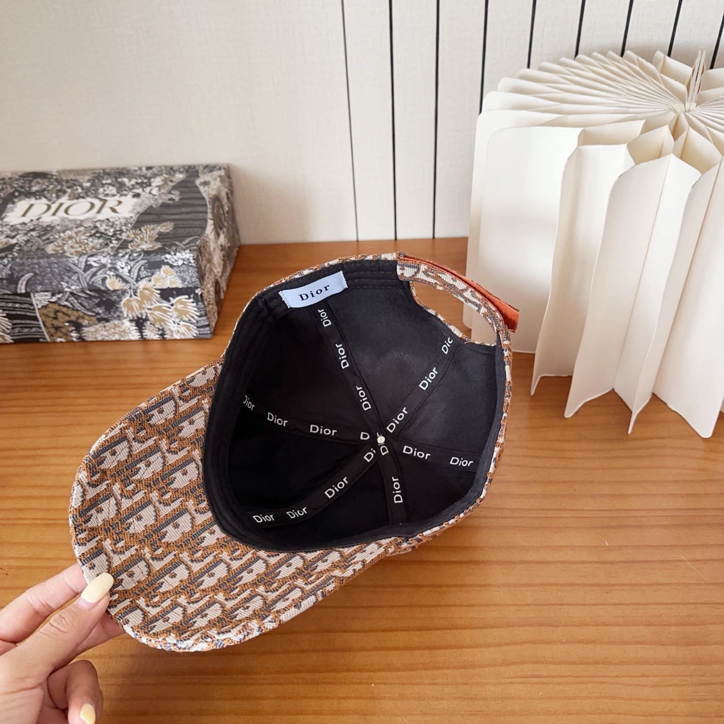 DIOR迪奥 刺绣官网同步新款发布 老花D家棒球帽🧢，水洗标吊牌齐全，超级火爆