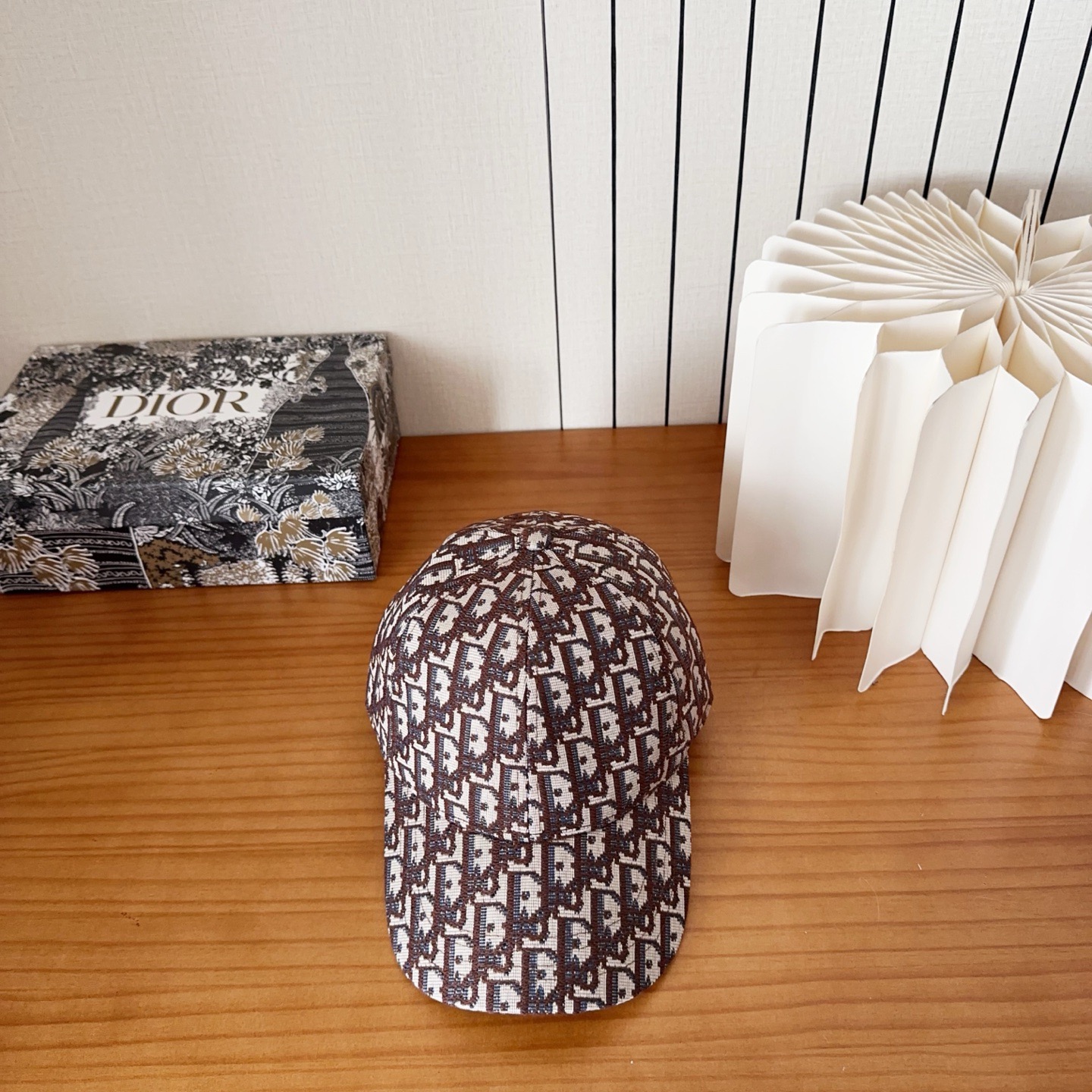 NO:742965,DIOR Dior embroidery official website releases new styles simultaneously. Presbyopic D's baseball caps, complete with washable labels and tags, super popular hats, straw hats, fisherman hats, baseball caps, hats, dior, dior, dior, espadrilles, hats19860909DIOR迪奥 刺绣 官网同步新款发布 老花D家棒球帽,水洗标吊牌齐全,超级火爆帽子草帽渔夫帽棒球帽,帽子,dior,dior,dior,espadrilles,hats,hat