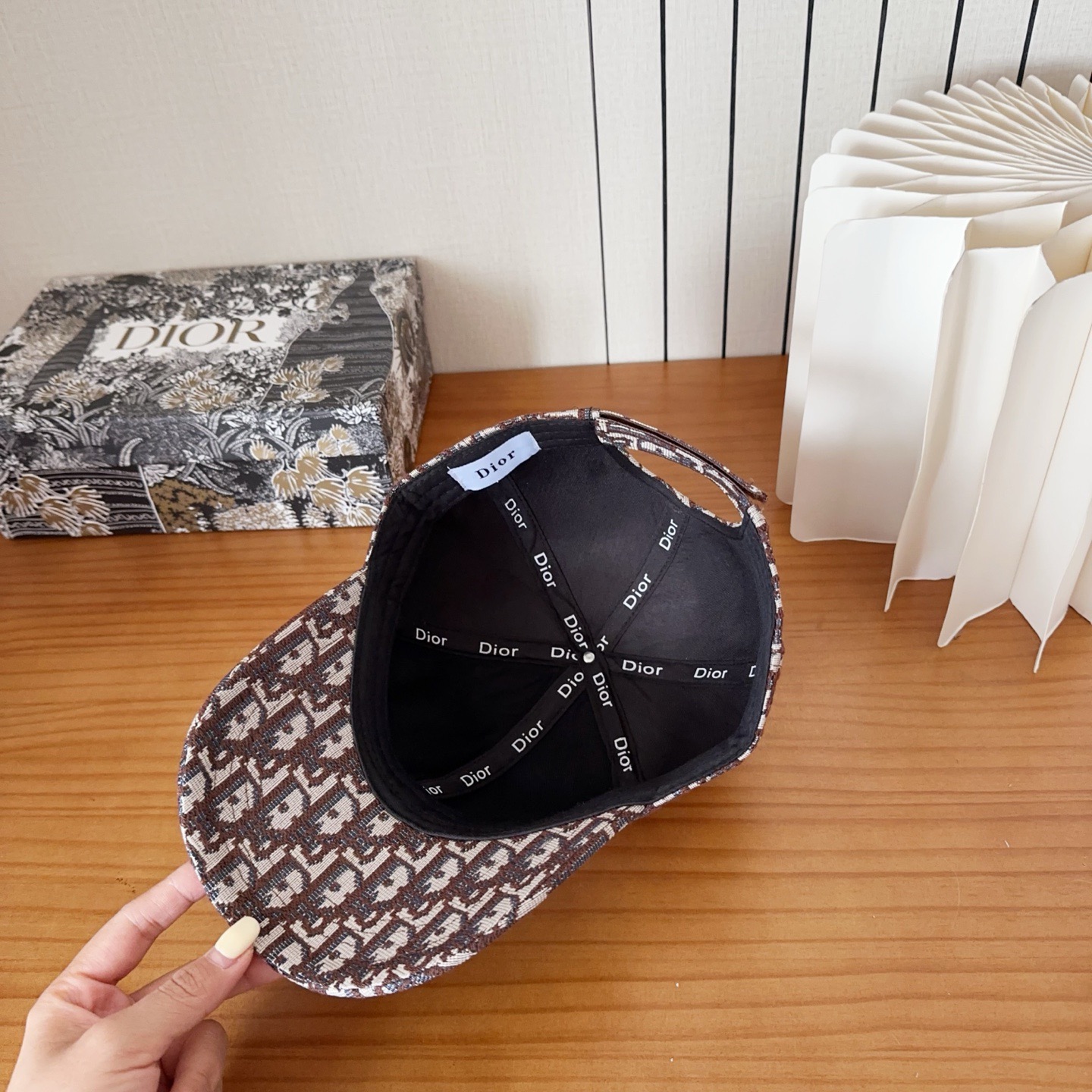 DIOR迪奥 刺绣官网同步新款发布 老花D家棒球帽🧢，水洗标吊牌齐全，超级火爆