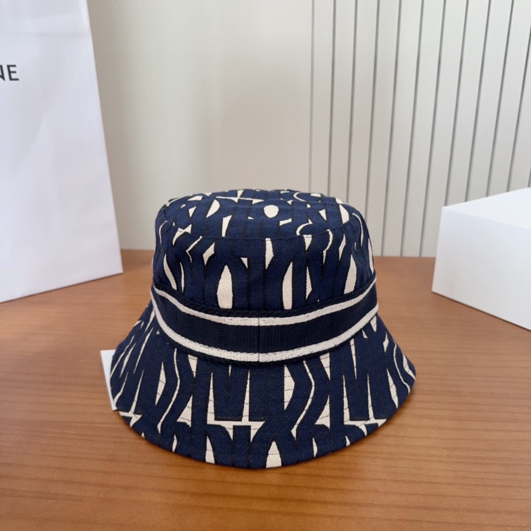 Dior 迪奥 新款原单渔夫帽， 精致純也格调很有感觉，很酷很时尚，专柜断货热门，质量超赞