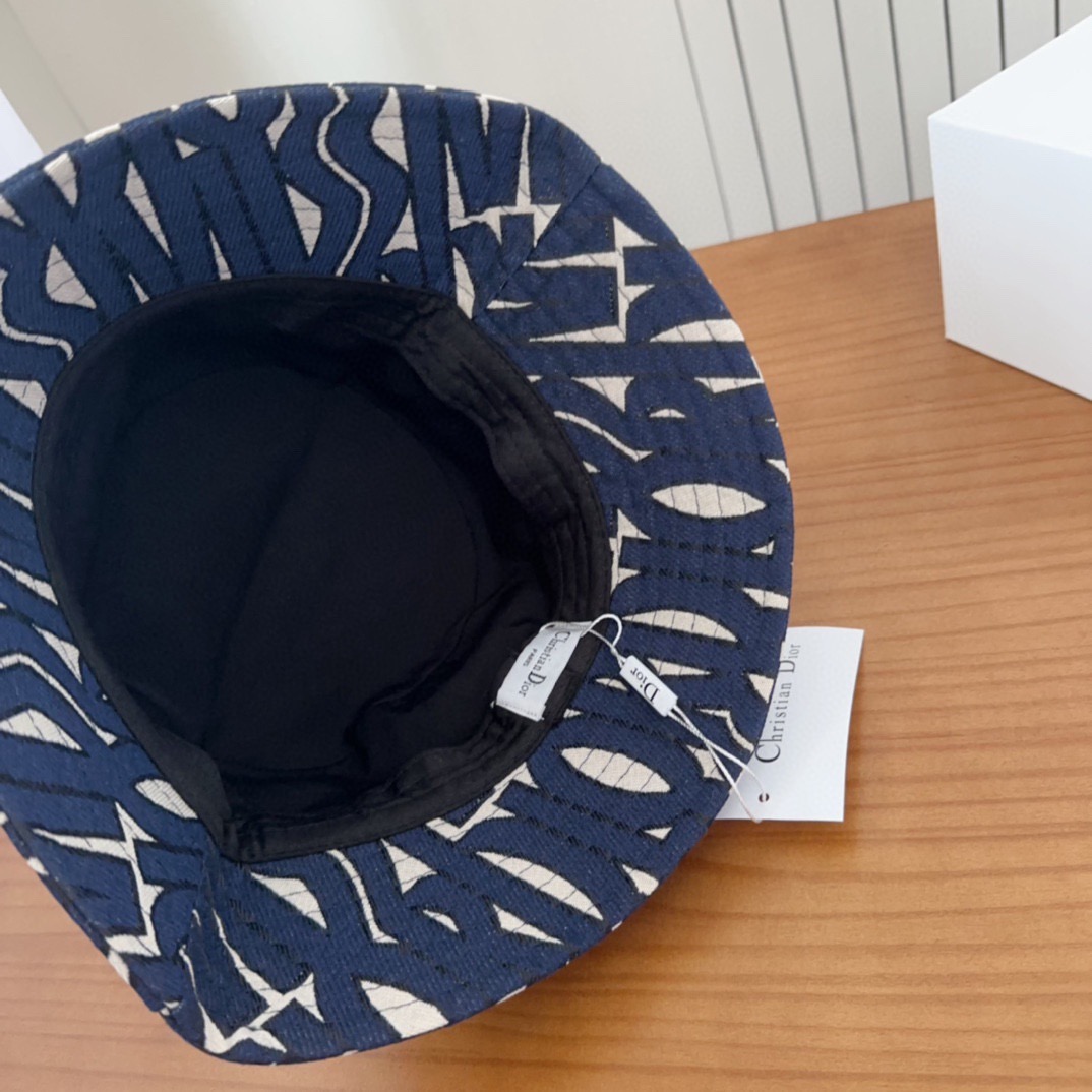 Dior 迪奥 新款原单渔夫帽， 精致純也格调很有感觉，很酷很时尚，专柜断货热门，质量超赞