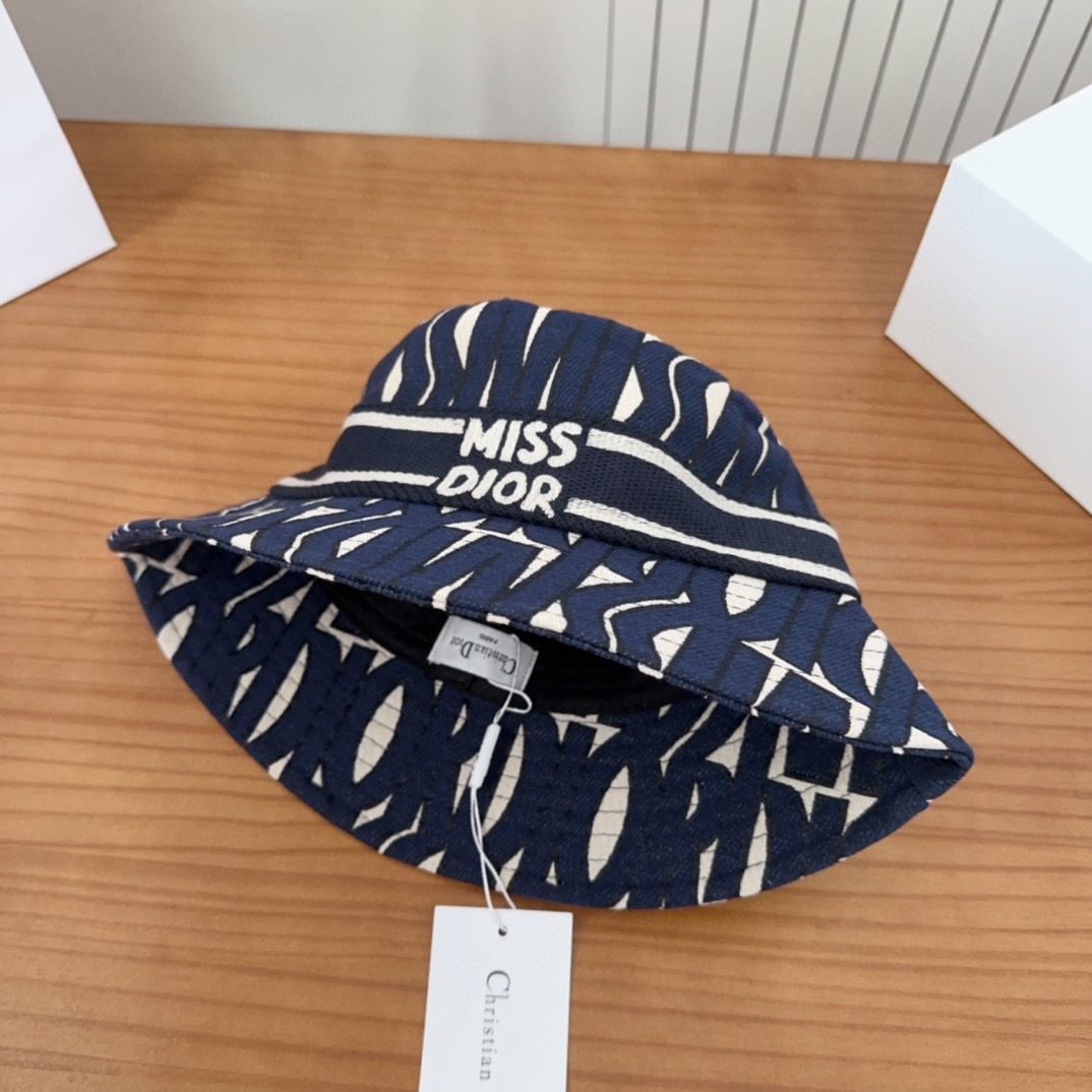 Dior 迪奥 新款原单渔夫帽， 精致純也格调很有感觉，很酷很时尚，专柜断货热门，质量超赞