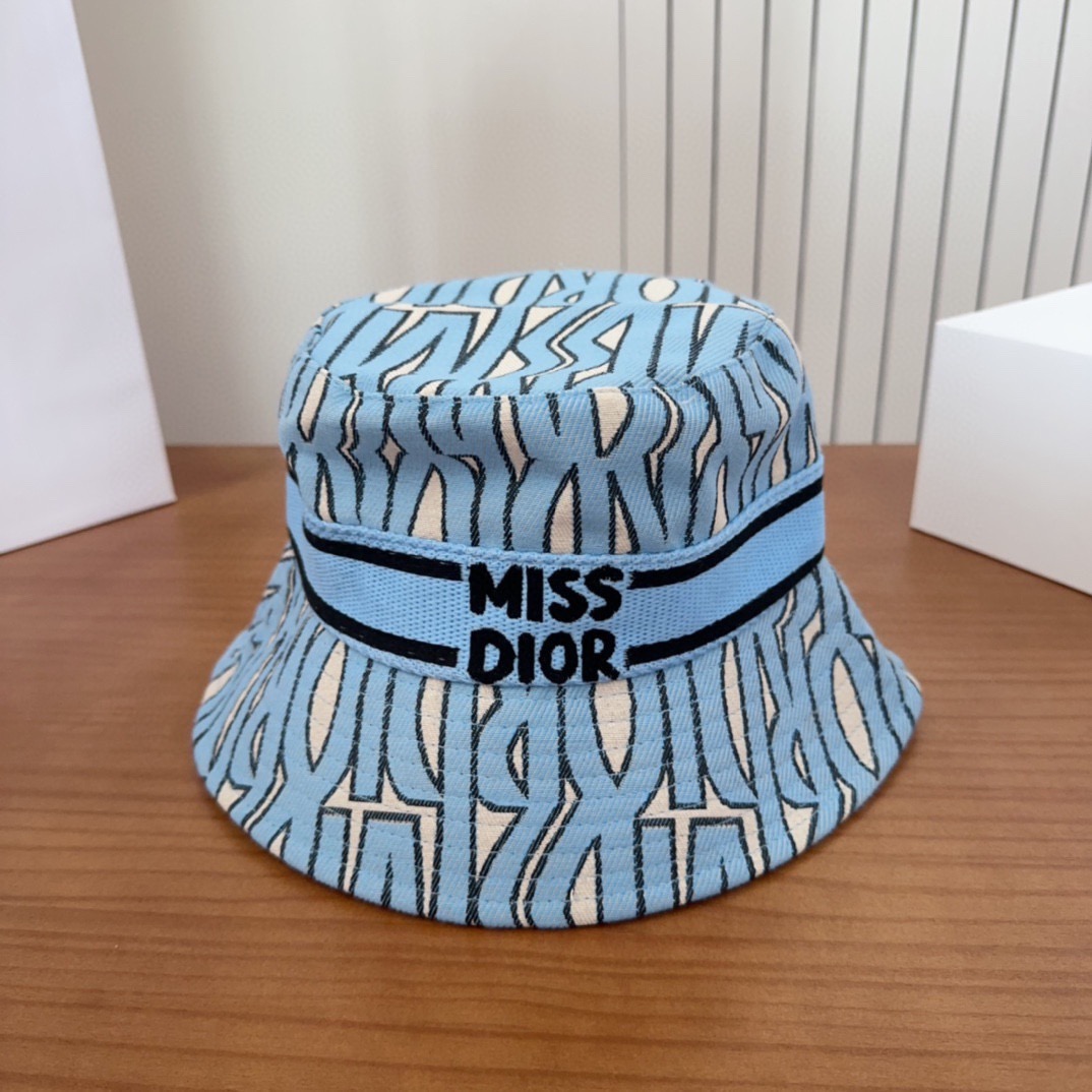 Dior 迪奥 新款原单渔夫帽， 精致純也格调很有感觉，很酷很时尚，专柜断货热门，质量超赞