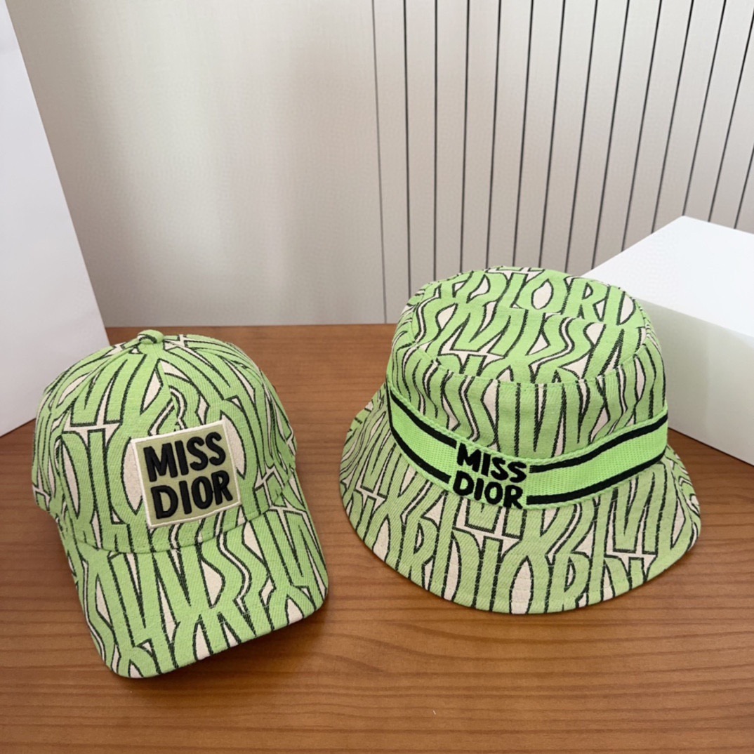 Dior 迪奥 新款原单渔夫帽， 精致純也格调很有感觉，很酷很时尚，专柜断货热门，质量超赞