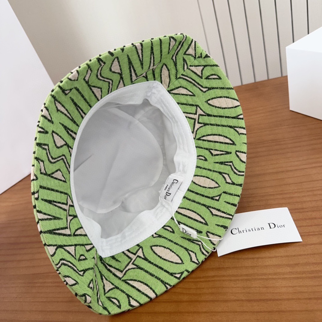 Dior 迪奥 新款原单渔夫帽， 精致純也格调很有感觉，很酷很时尚，专柜断货热门，质量超赞