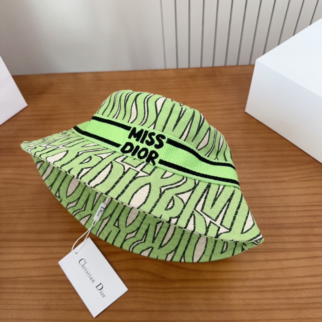 Dior 迪奥 新款原单渔夫帽， 精致純也格调很有感觉，很酷很时尚，专柜断货热门，质量超赞