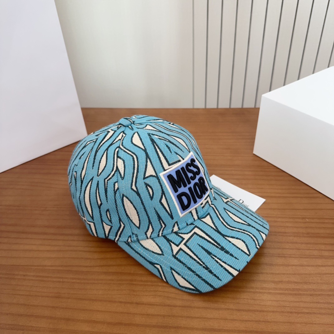 Dior 迪奥 新款原单棒球帽， 精致純也格调很有感觉，很酷很时尚，专柜断货热门，质量超赞