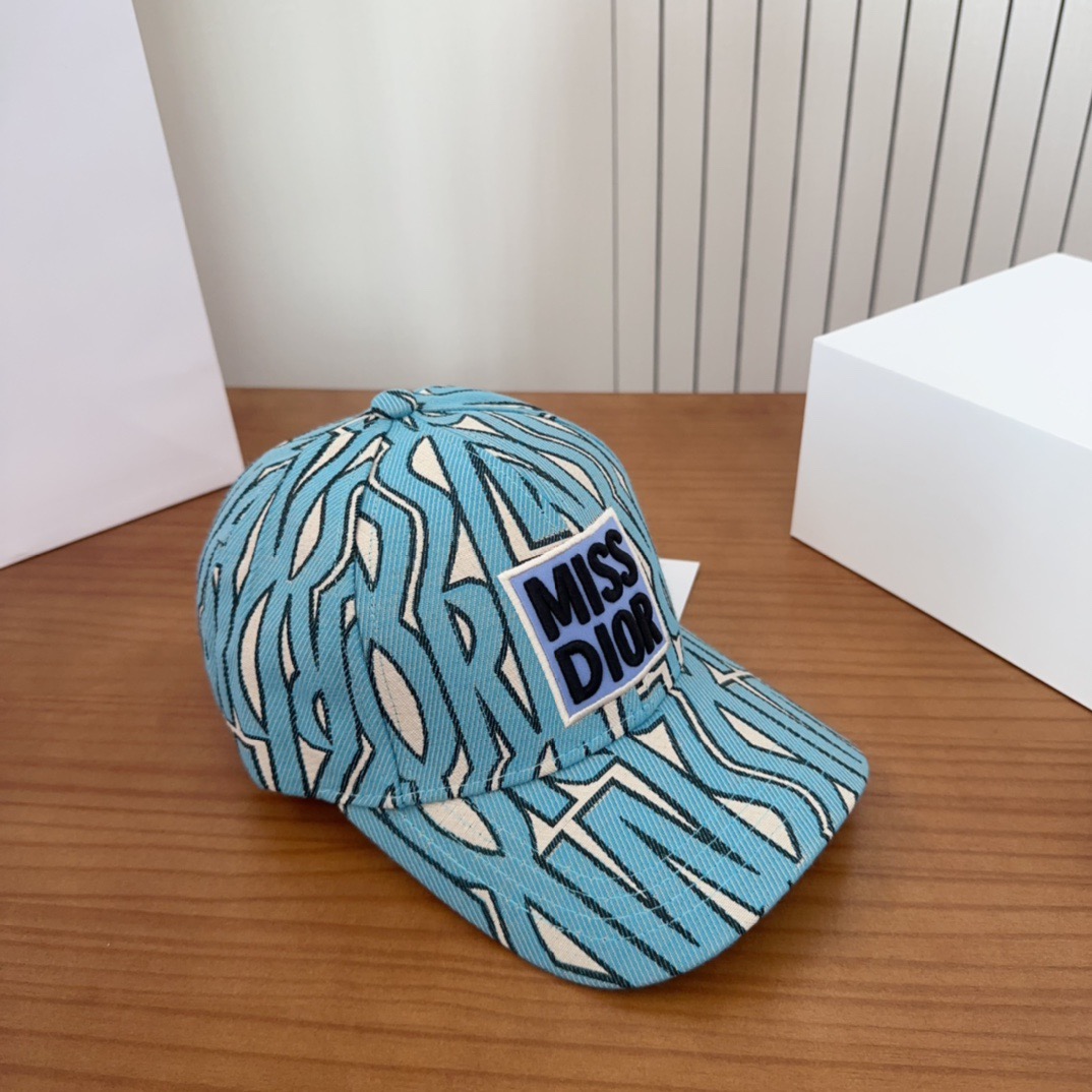 Dior 迪奥 新款原单棒球帽， 精致純也格调很有感觉，很酷很时尚，专柜断货热门，质量超赞