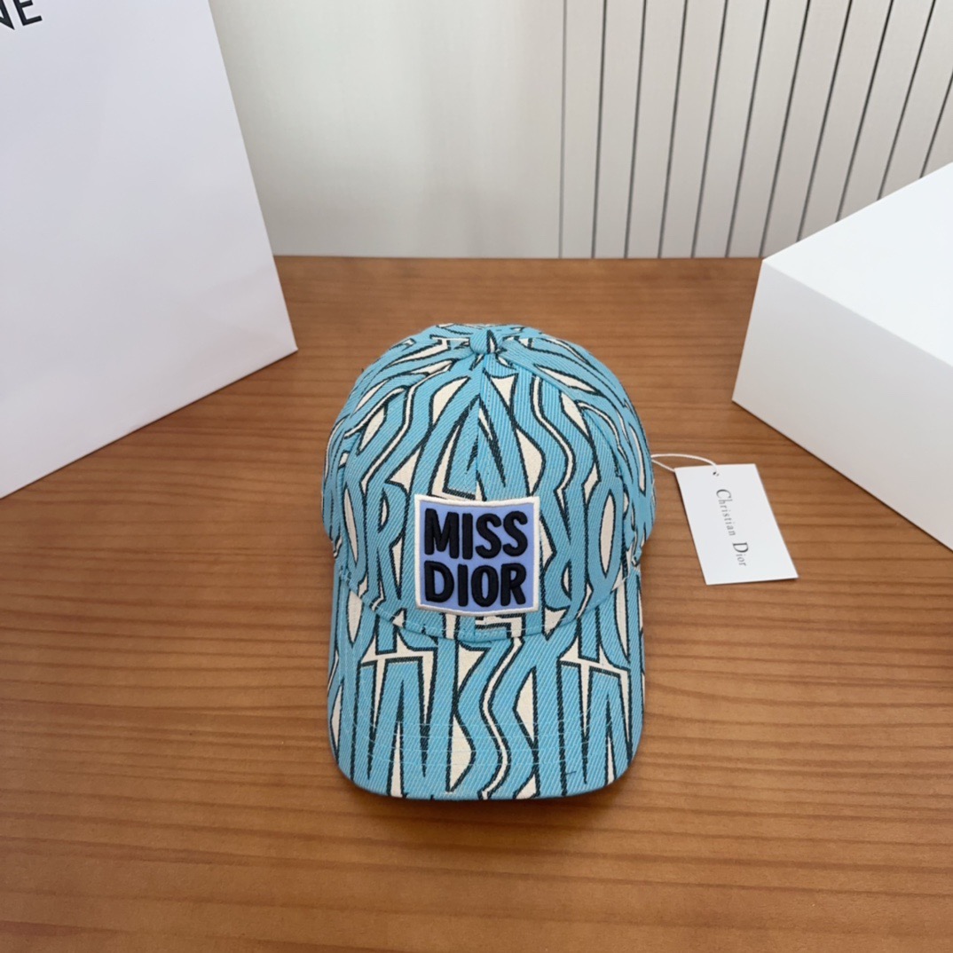 Dior 迪奥 新款原单棒球帽， 精致純也格调很有感觉，很酷很时尚，专柜断货热门，质量超赞