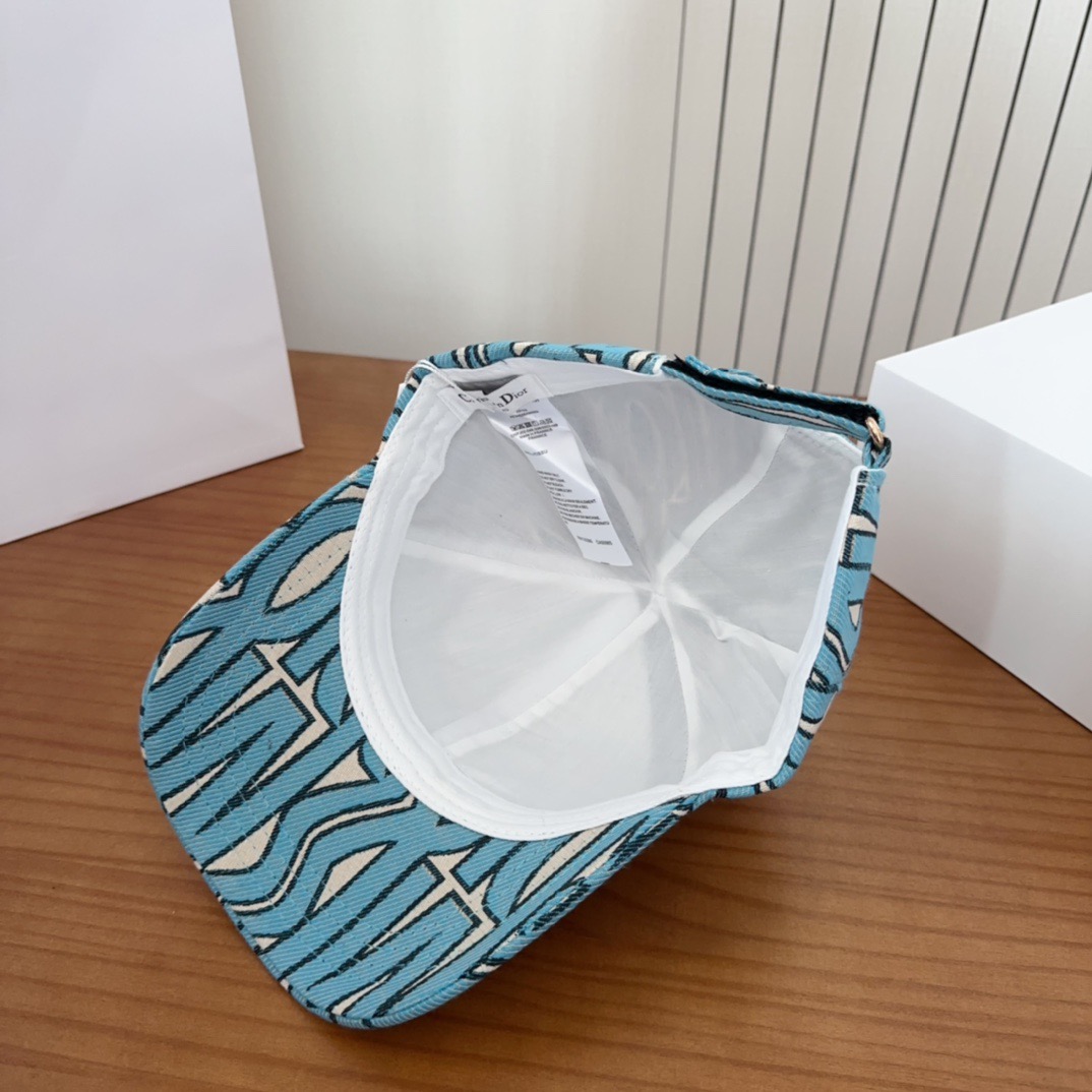 Dior 迪奥 新款原单棒球帽， 精致純也格调很有感觉，很酷很时尚，专柜断货热门，质量超赞