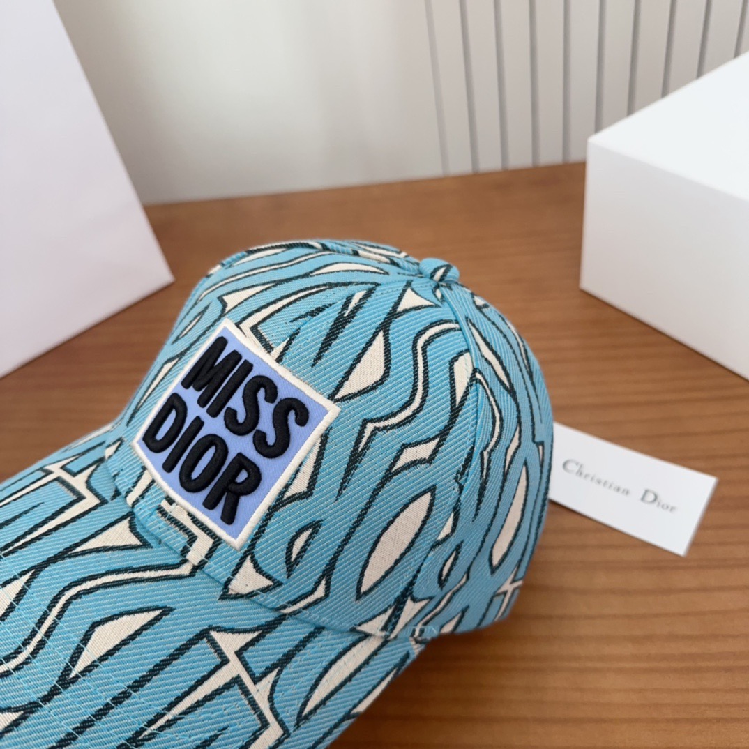 Dior 迪奥 新款原单棒球帽， 精致純也格调很有感觉，很酷很时尚，专柜断货热门，质量超赞