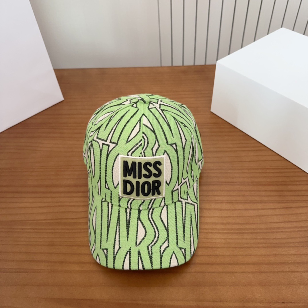 Dior 迪奥 新款原单棒球帽， 精致純也格调很有感觉，很酷很时尚，专柜断货热门，质量超赞
