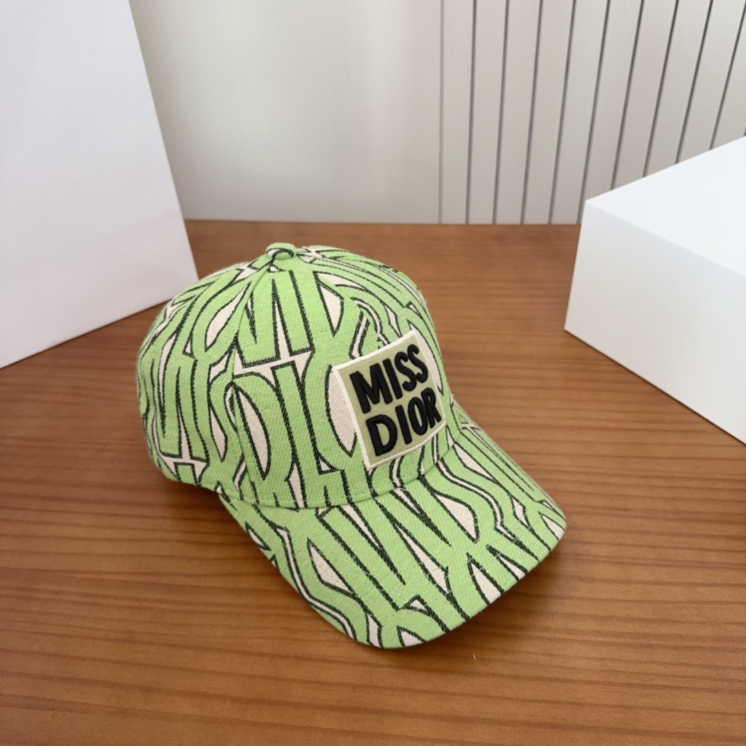 Dior 迪奥 新款原单棒球帽， 精致純也格调很有感觉，很酷很时尚，专柜断货热门，质量超赞