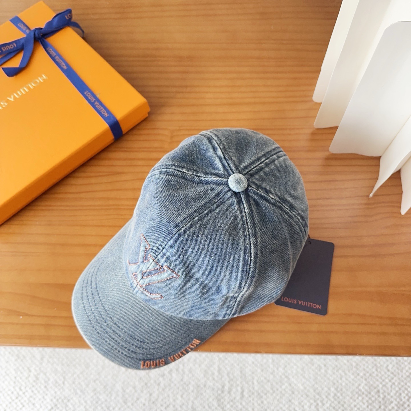 🧢路易威登 LV，牛仔布，可以戴N多年的款式，时尚高端