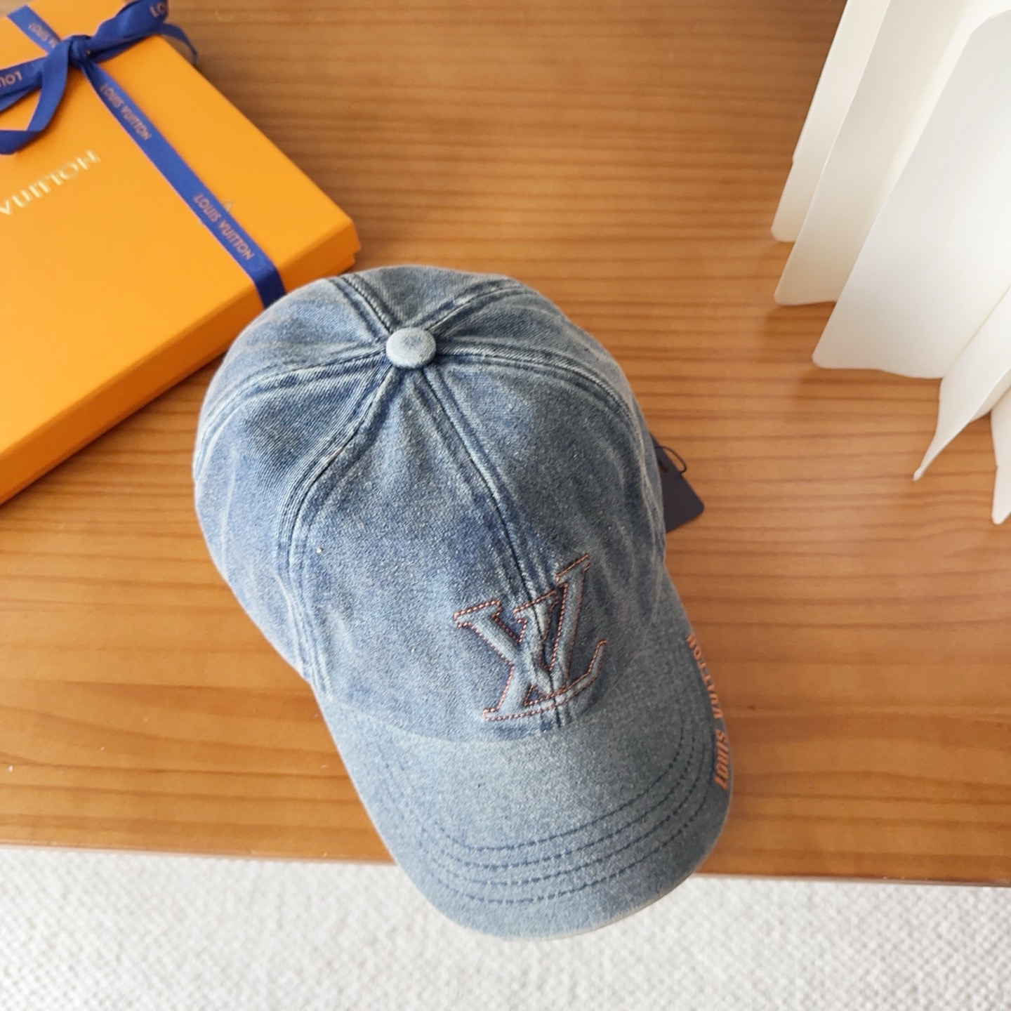 🧢路易威登 LV，牛仔布，可以戴N多年的款式，时尚高端