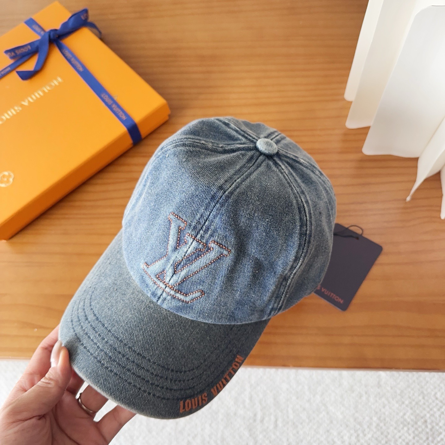 🧢路易威登 LV，牛仔布，可以戴N多年的款式，时尚高端