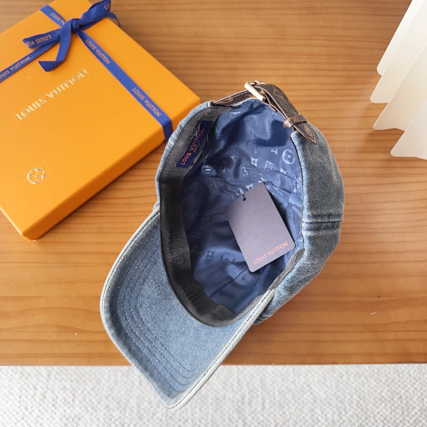 🧢路易威登 LV，牛仔布，可以戴N多年的款式，时尚高端