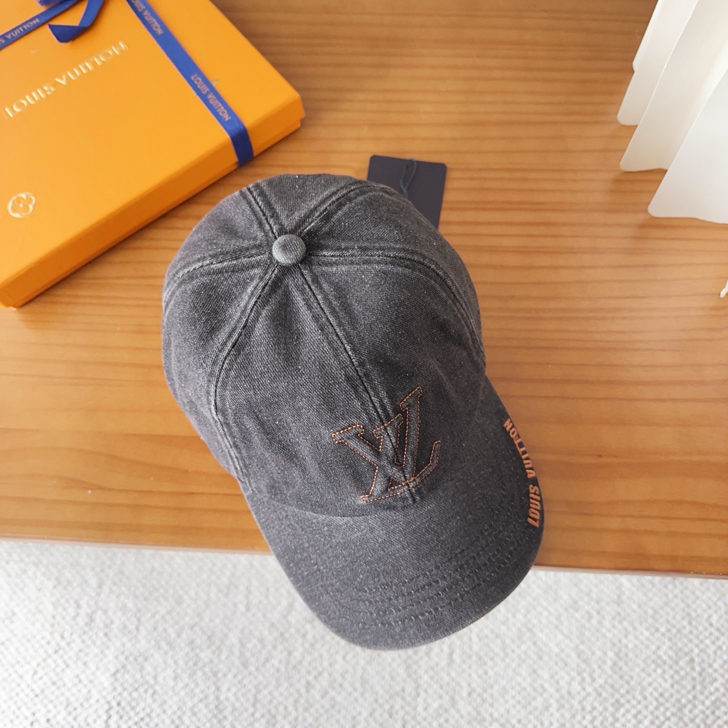🧢路易威登 LV，牛仔布，可以戴N多年的款式，时尚高端
