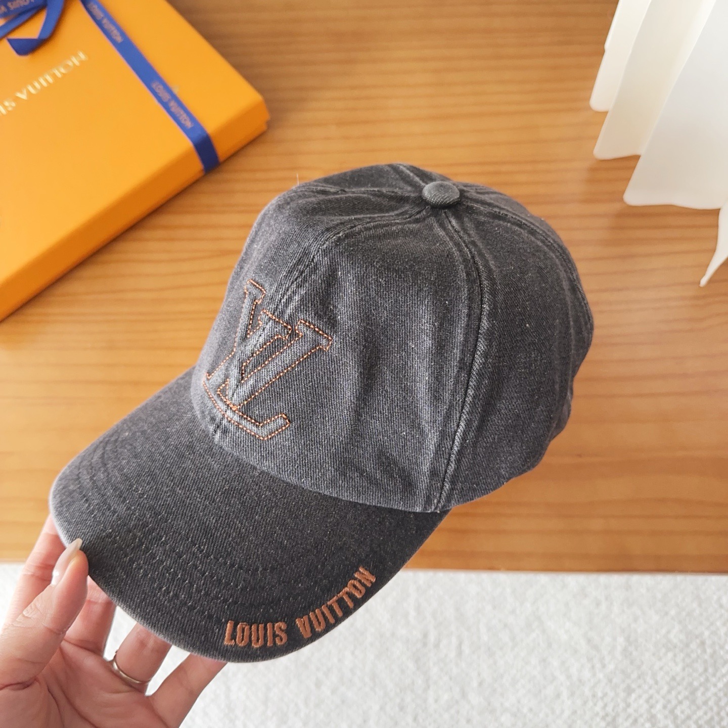 🧢路易威登 LV，牛仔布，可以戴N多年的款式，时尚高端