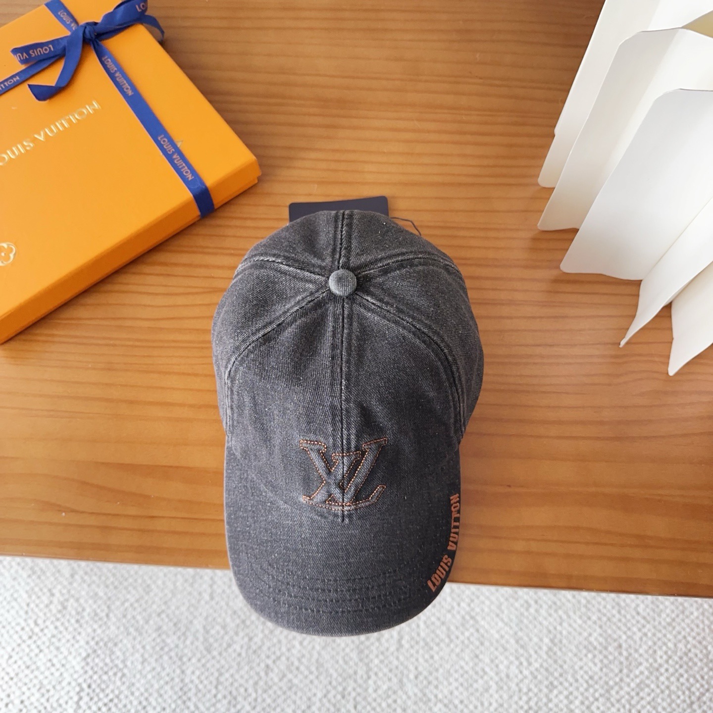 🧢路易威登 LV，牛仔布，可以戴N多年的款式，时尚高端