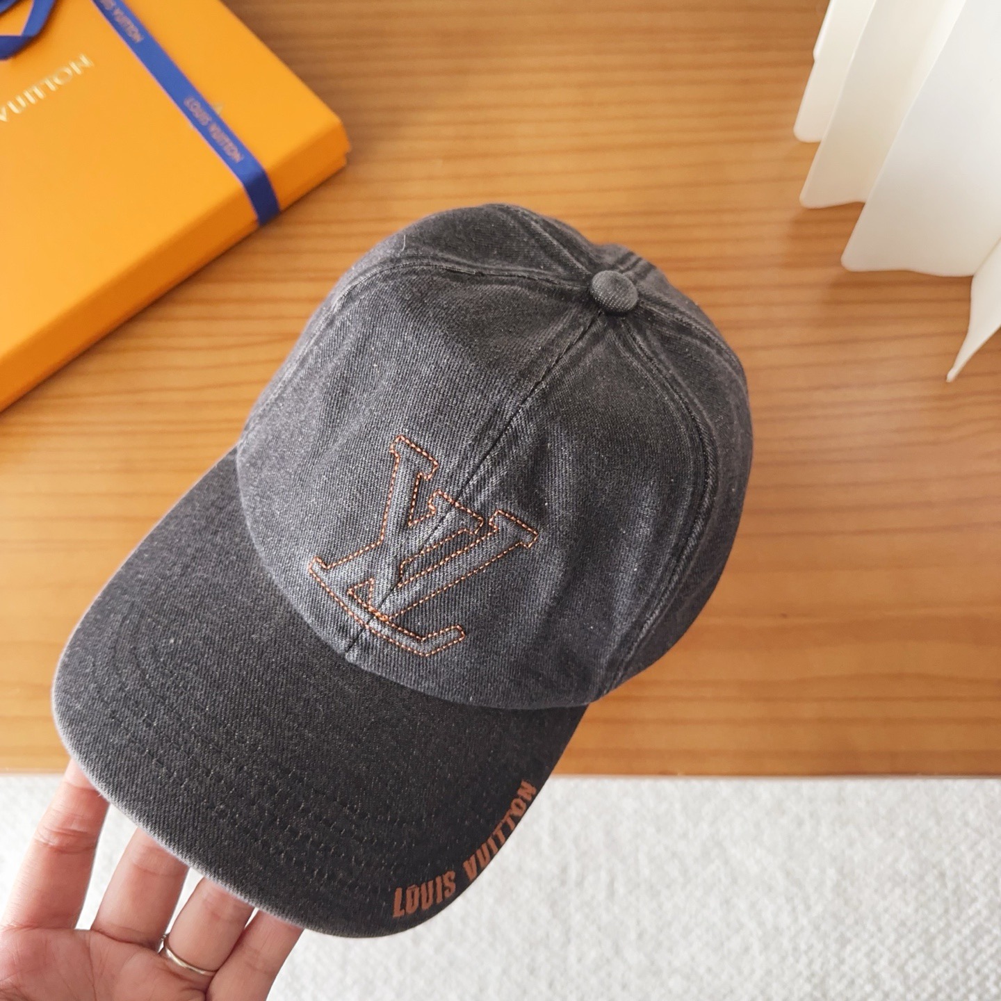 🧢路易威登 LV，牛仔布，可以戴N多年的款式，时尚高端