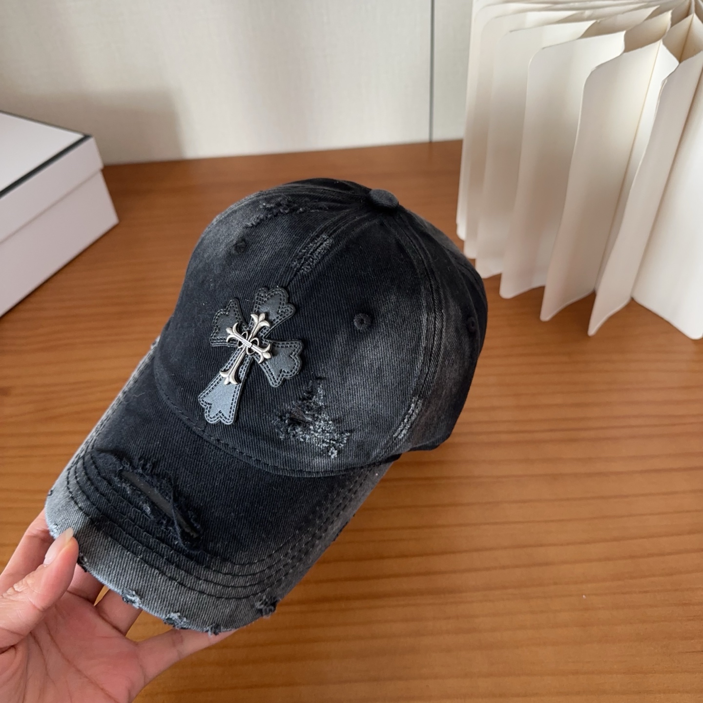 Chrome Hearts 克罗心💓早春韩版时尚复古做旧破洞帽子磨损设计百搭棒球帽鸭舌帽