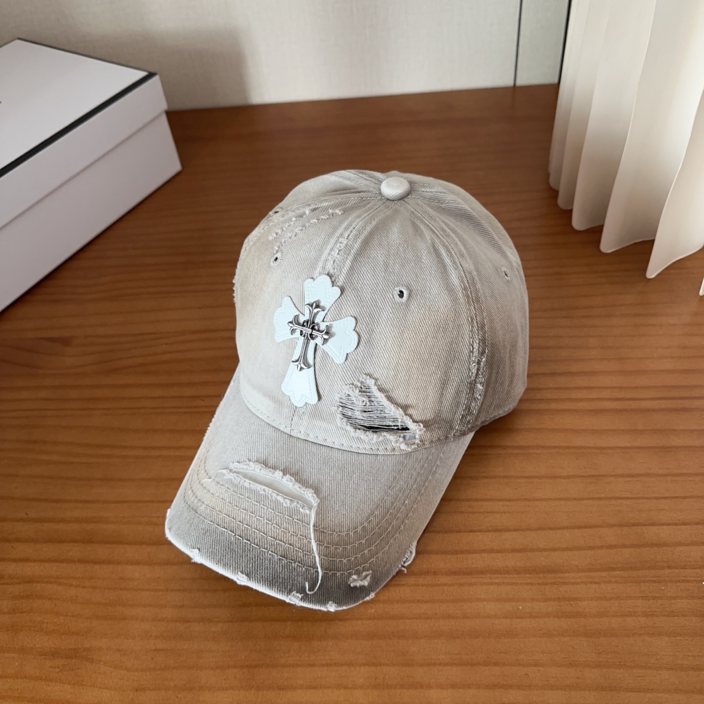 Chrome Hearts 克罗心💓早春韩版时尚复古做旧破洞帽子磨损设计百搭棒球帽鸭舌帽