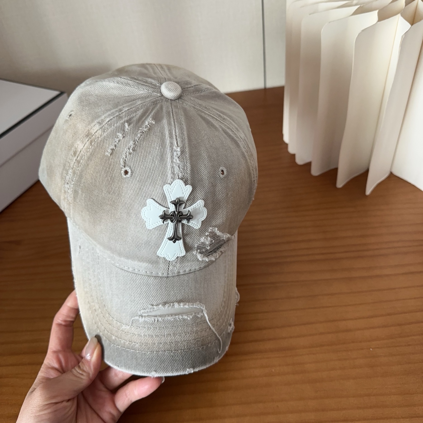 Chrome Hearts 克罗心💓早春韩版时尚复古做旧破洞帽子磨损设计百搭棒球帽鸭舌帽